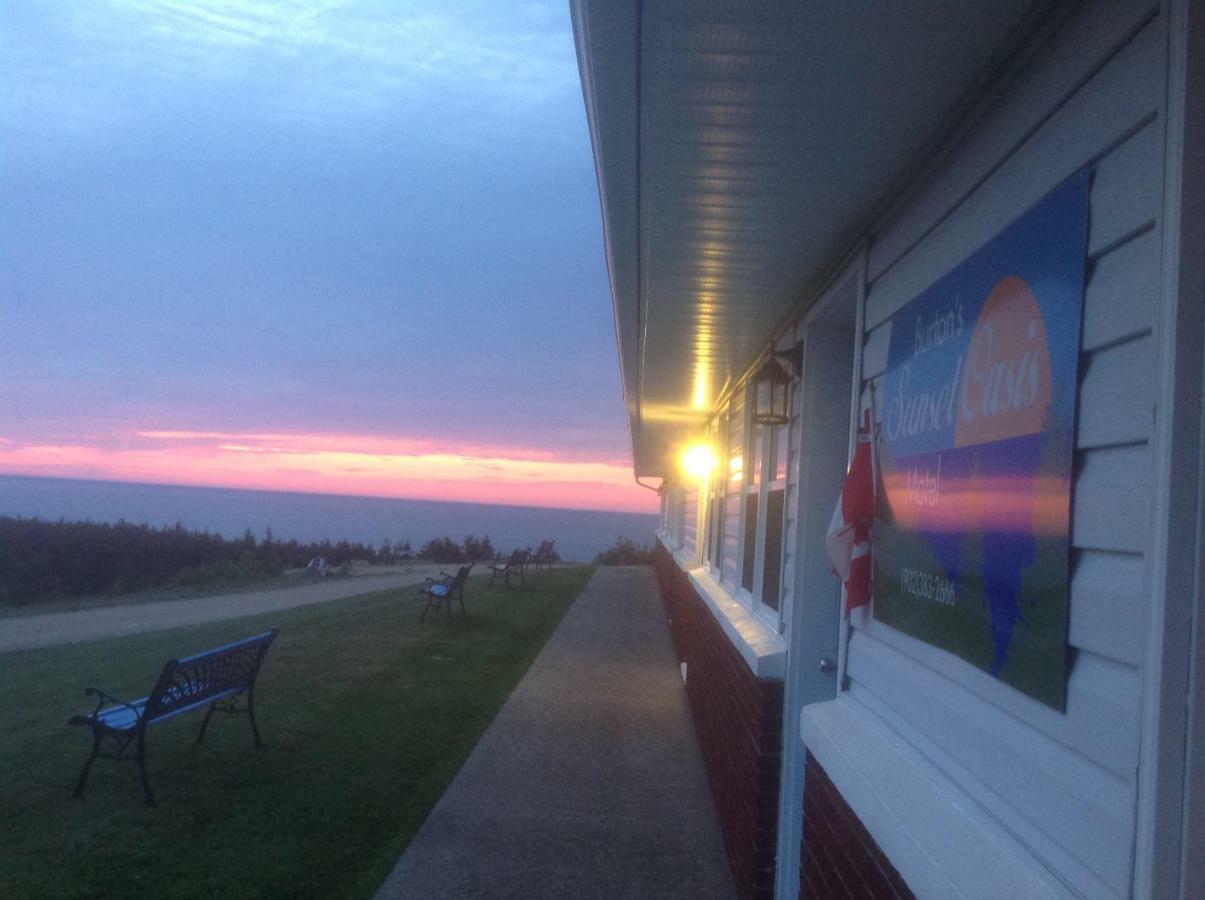 Burton'S Sunset Oasis Motel Bay Saint Lawrence Eksteriør bilde